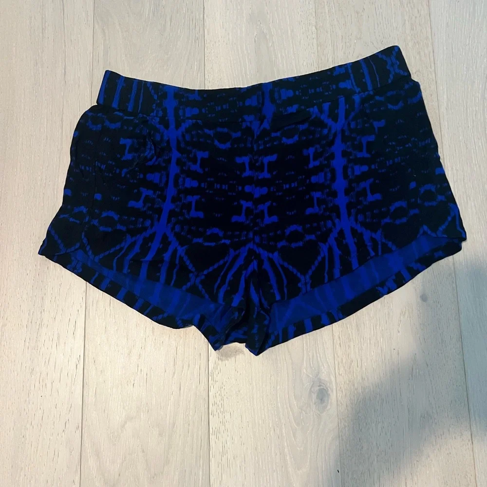 Express Blue and Black Patterned Women's Shorts - Picture 2 of 3